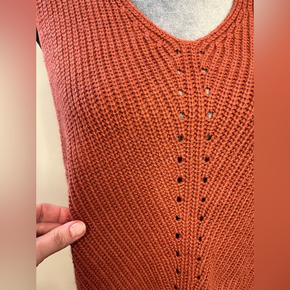 NWOT! ANTHROPOLOGIE She + Sky Sleeveless Keyhole Front Knitted Sweater, Size S - Picture 6 of 9